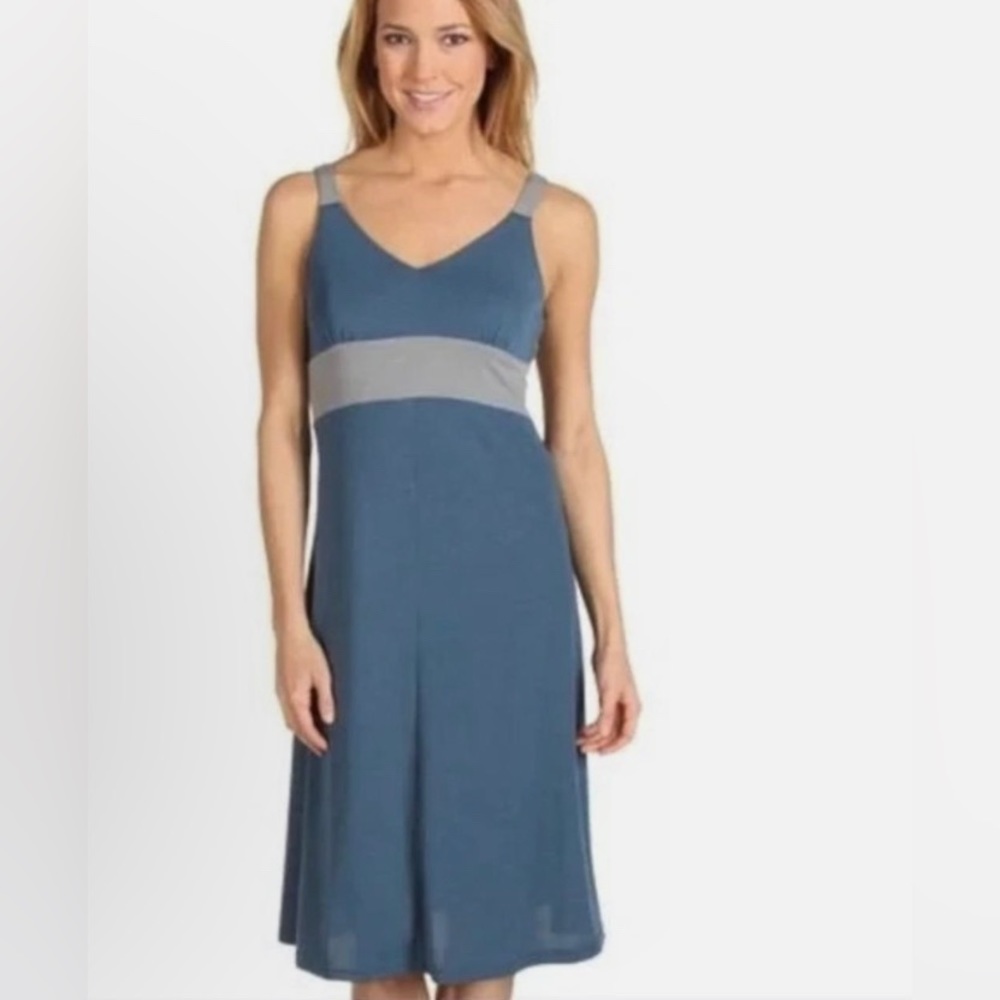NWOT KUHL BRAND MOUNTAIN CULTURE DRESS BLUE AND GRAY SUPER CUTE STRETCHY OUTDOOR